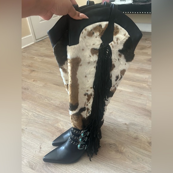 Over-the-Knee Western Fringe Boots in Black and Brown - Picture 5 of 5